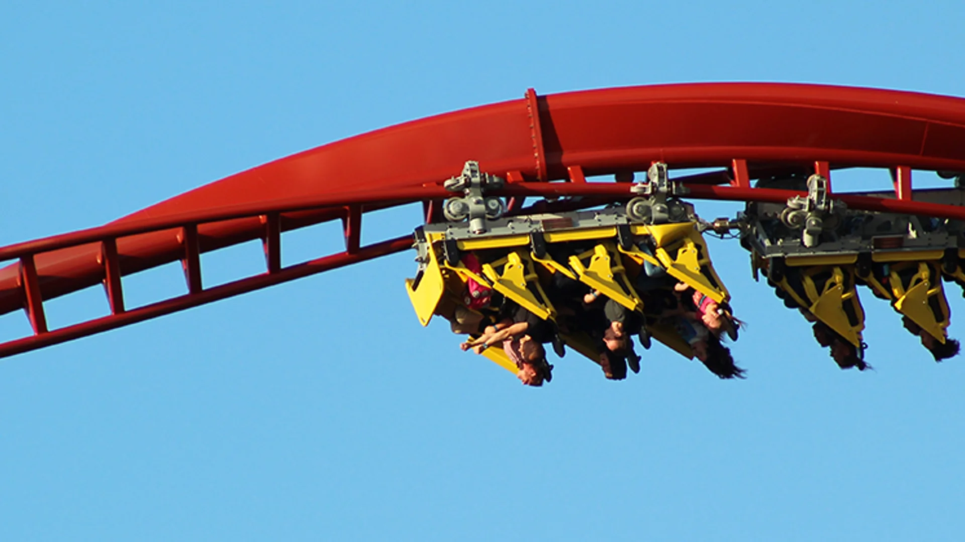 The yield curve and recession: truth and myth